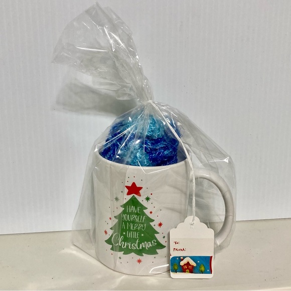 Have Yourself a Merry Little Christmas Mug Cup Fuzzy Blue Socks Gift Set 14 oz - Picture 3 of 10